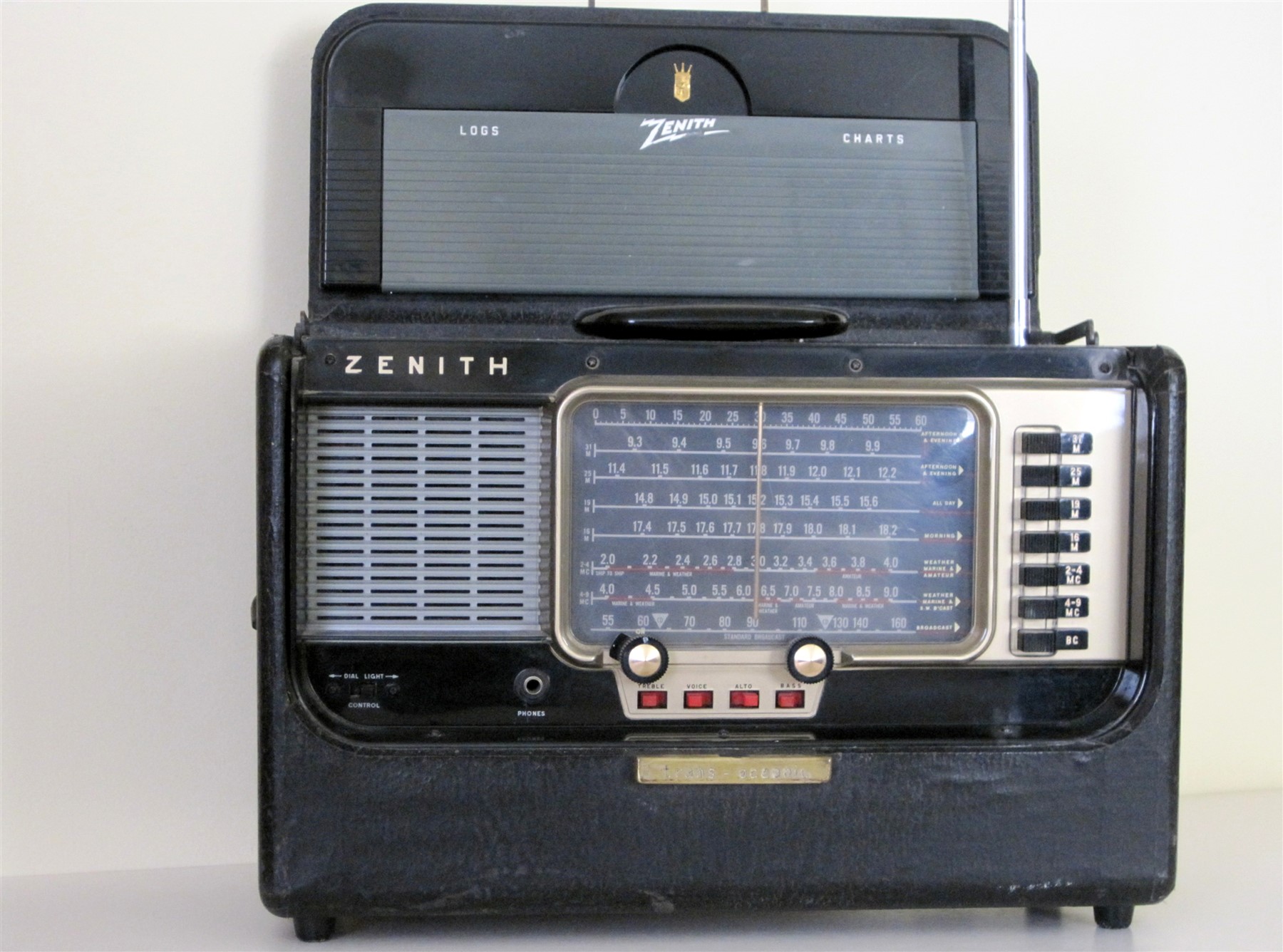 1955 Zenith Trans-Oceanic shortwave radio